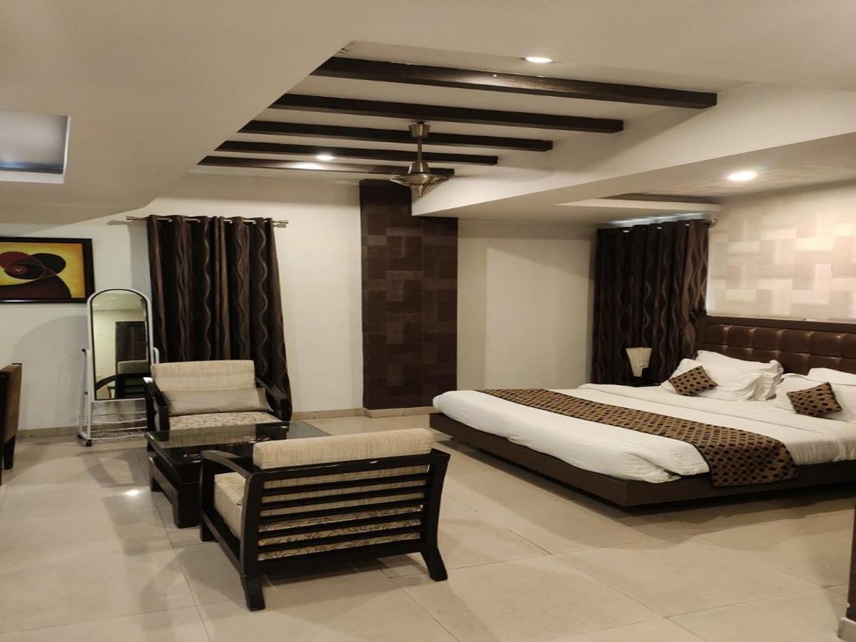 Genx Le Crescent Ghaziabad Hotell Exteriör bild