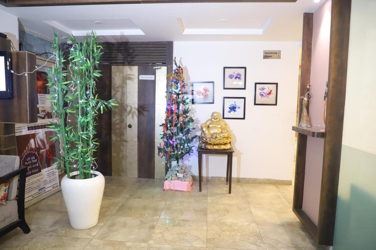 Genx Le Crescent Ghaziabad Hotell Exteriör bild