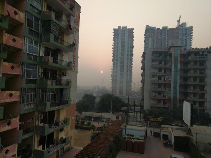 Genx Le Crescent Ghaziabad Hotell Exteriör bild