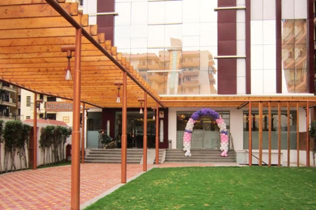 Genx Le Crescent Ghaziabad Hotell Exteriör bild