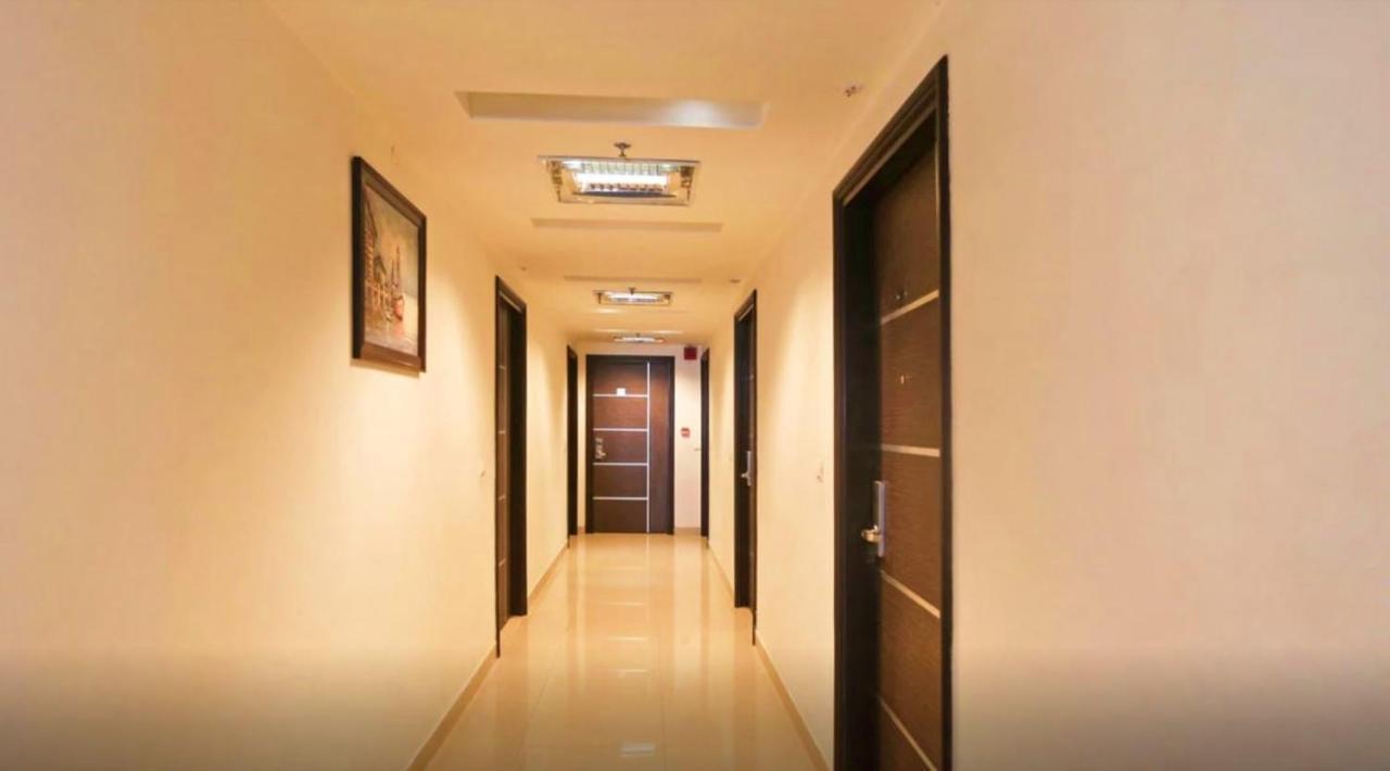 Genx Le Crescent Ghaziabad Hotell Exteriör bild