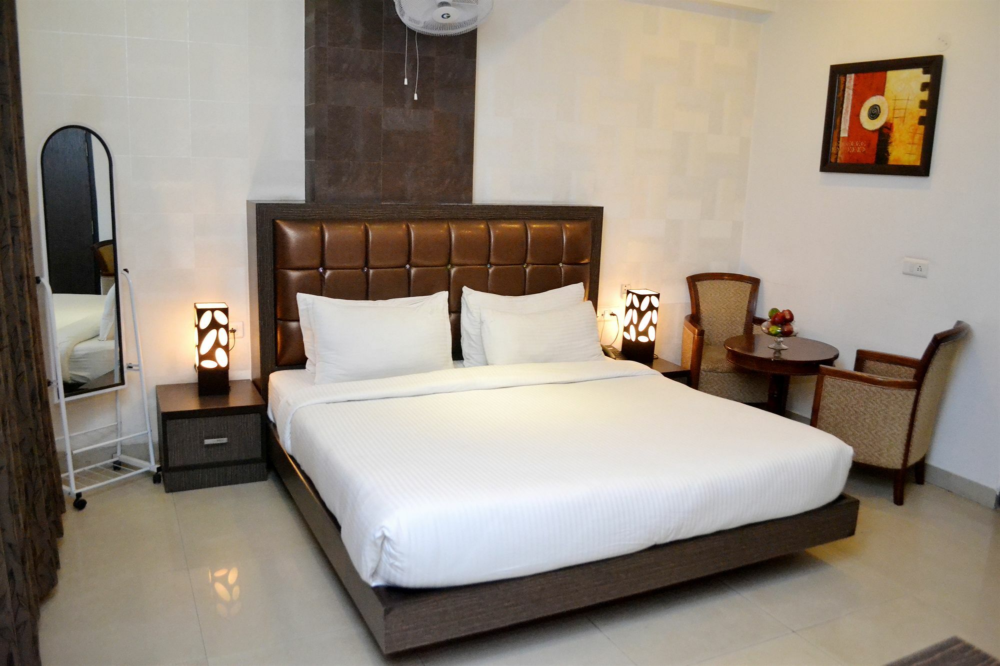 Genx Le Crescent Ghaziabad Hotell Exteriör bild