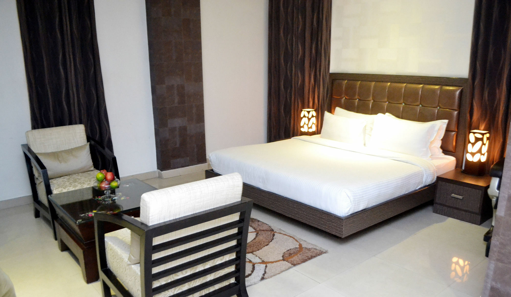 Genx Le Crescent Ghaziabad Hotell Exteriör bild
